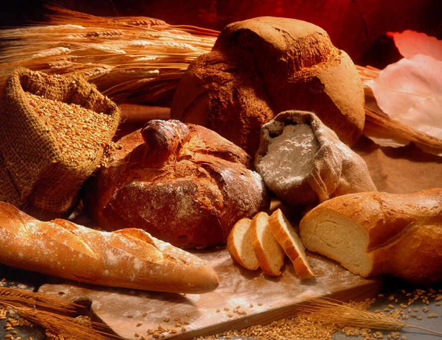 面包（50%-80%碎小麦粒）的升糖指数(GI值),升糖负荷(GL值)热量,蛋白质含量,碳水化合物含量,嘌呤含量