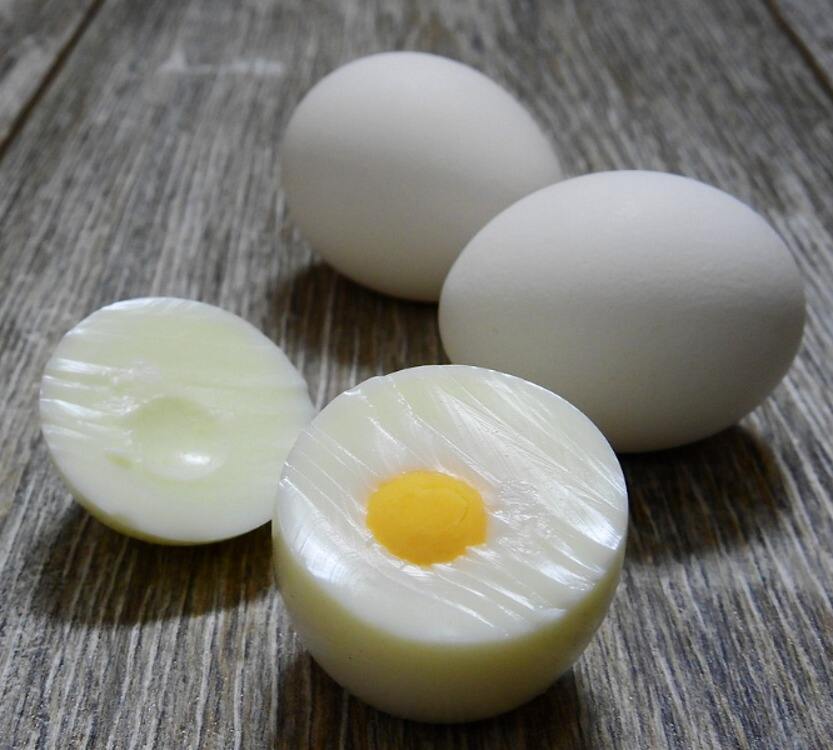 煮鸡蛋,水煮蛋，白煮蛋的升糖指数(GI值),升糖负荷(GL值)热量,蛋白质含量,碳水化合物含量,嘌呤含量