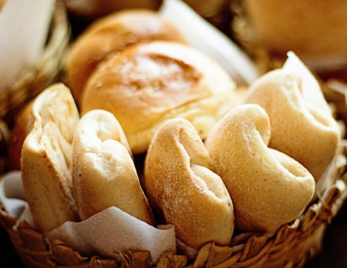 面包 (小麦粉+全麦粉) +花生酱的升糖指数(GI)升糖负荷(GL)及热量