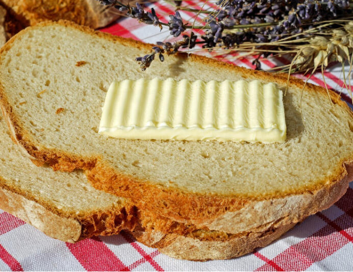 白面包+黄油的升糖指数(GI值),升糖负荷(GL值)热量,蛋白质含量,碳水化合物含量,嘌呤含量