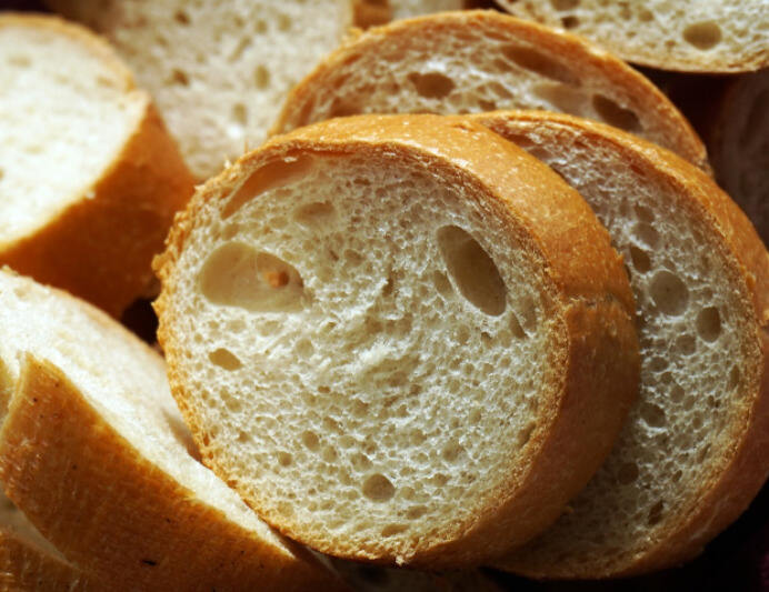 白面包+黄油，芝士，纯牛奶，黄瓜的升糖指数(GI)升糖负荷(GL)及热量