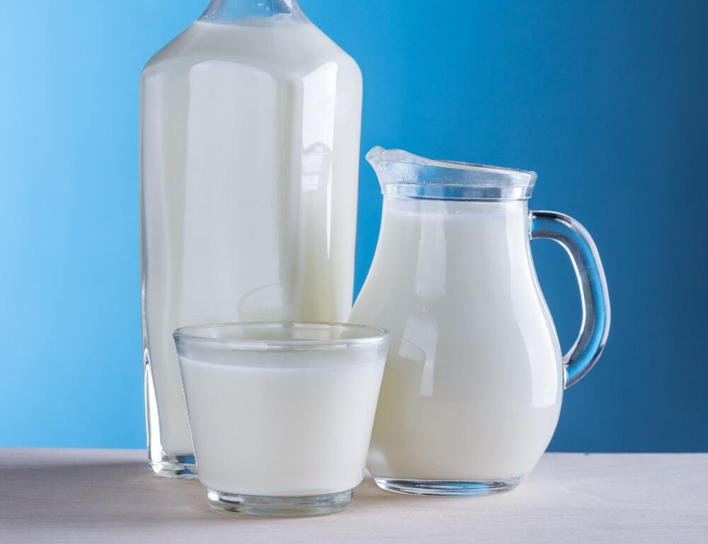 牛奶,纯牛奶的升糖指数(GI值),升糖负荷(GL值)热量,蛋白质含量,碳水化合物含量,嘌呤含量